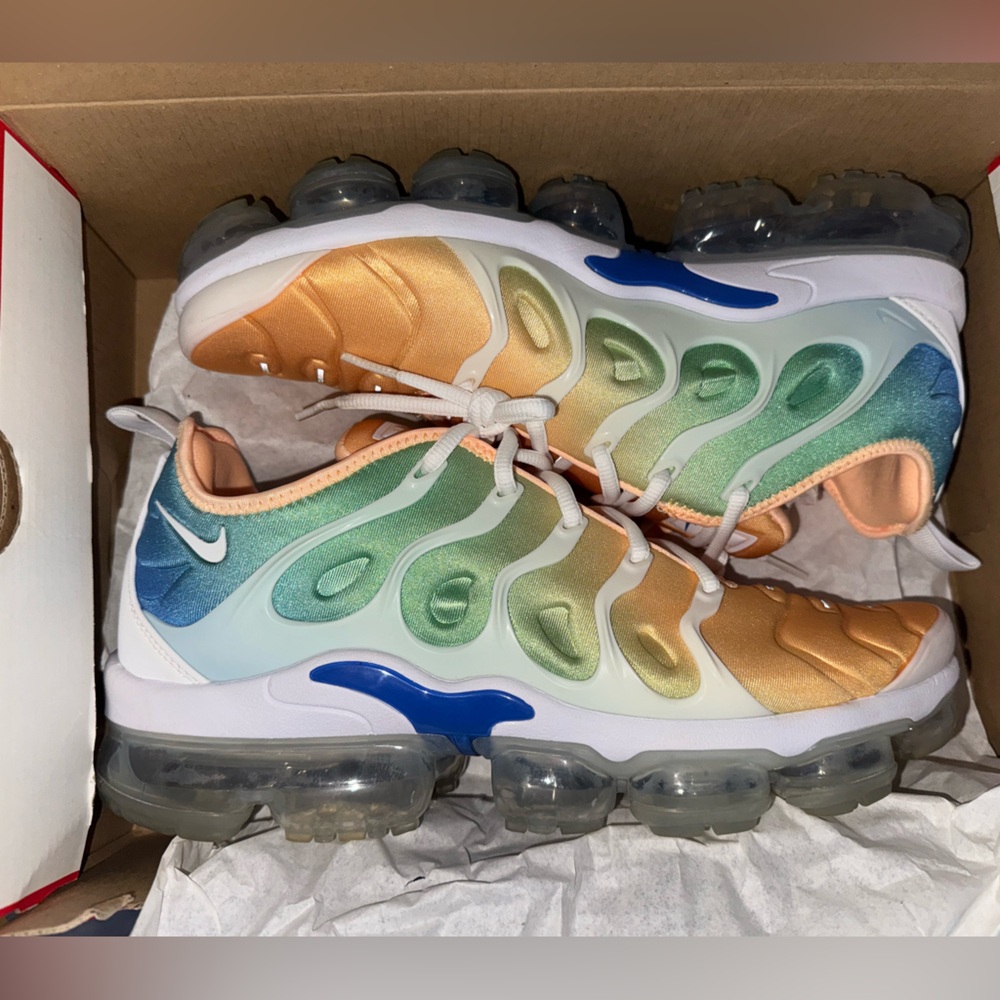 Nike Vapormax Plus Gradient Sneakers - Orange, Green, Blue Men’s 10.5/Womens 12